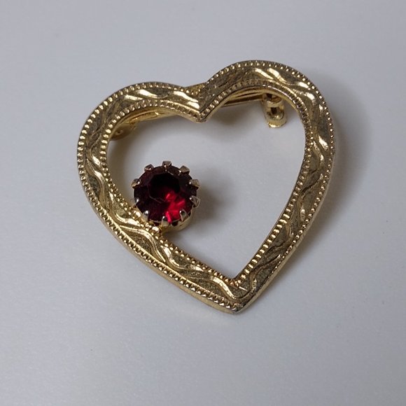 Vintage Heart Shaped Metal And Red Glass Brooch - Picture 5 of 13